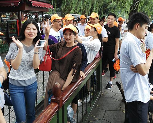 粉色影院十八禁股份組織黨員及先進員工遠赴杭州參觀學習